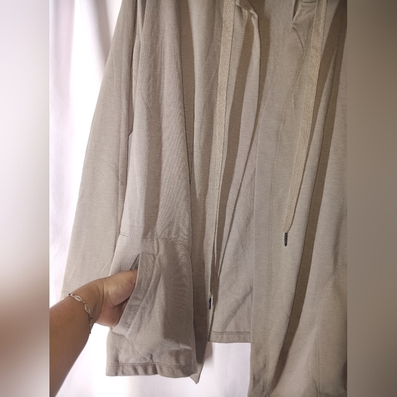 Women's Tan Sweater - Picture 5 of 5